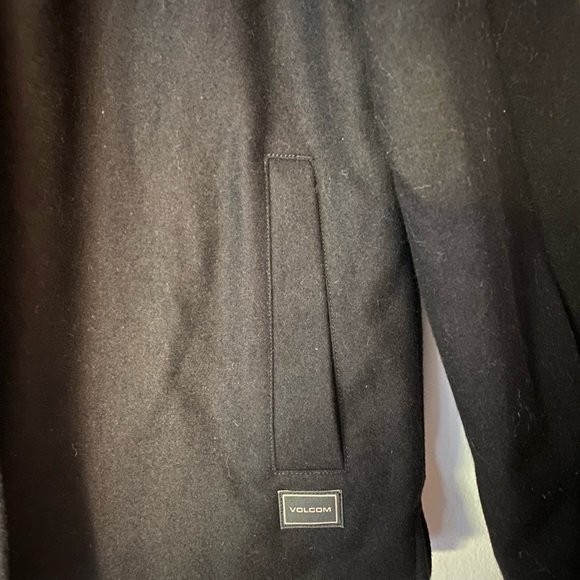 Volcom Men's Black Jacket - Picture 4 of 5